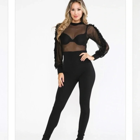 One Piece Black Size Small  Ruffle Pants Romper New Without Tag - Picture 1 of 5